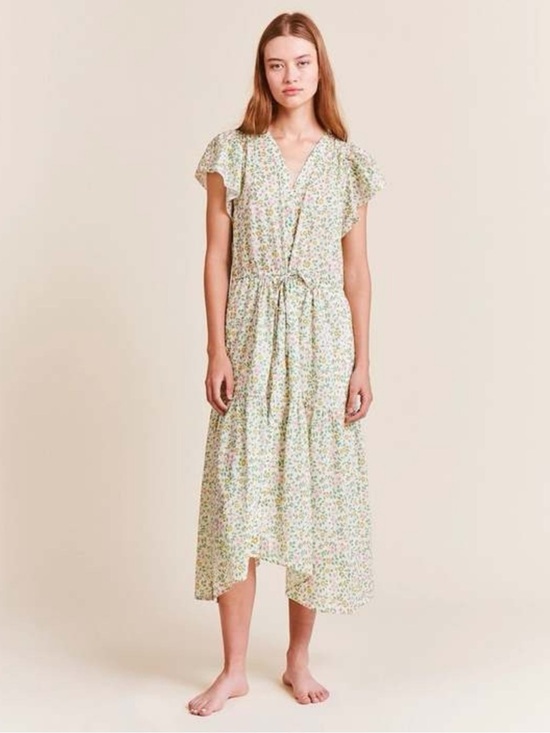 Trovata Dresses & Skirts - NWT TROVATA Midi Floral Dress in Spring Ivy